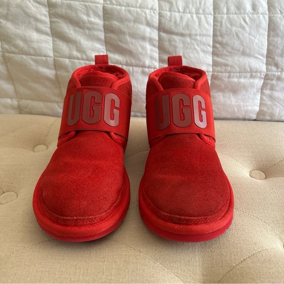 UGG Neumel II Graphic Women's Size US 7 Red Suede Chukka Boots Shoes - Picture 1 of 12